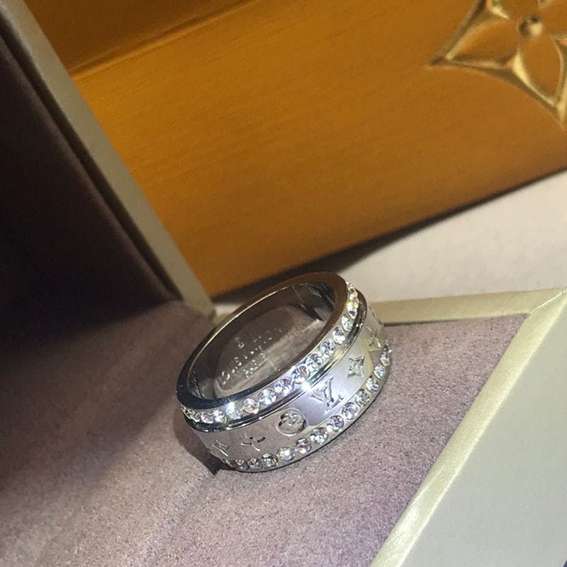 Louis Vuitton Catch 18K Gold Ring