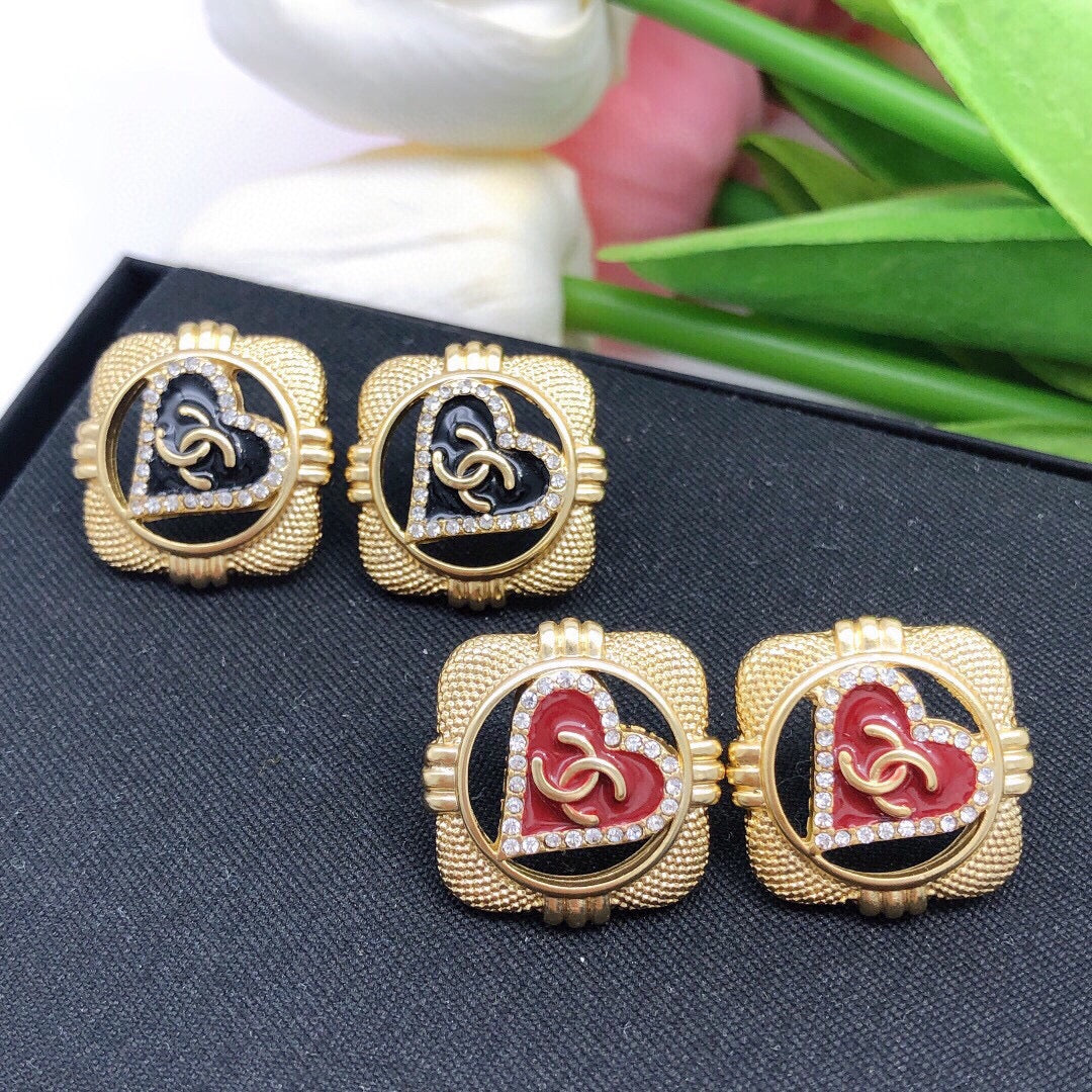 Chanel Heart Vintage 18K Gold Earrings