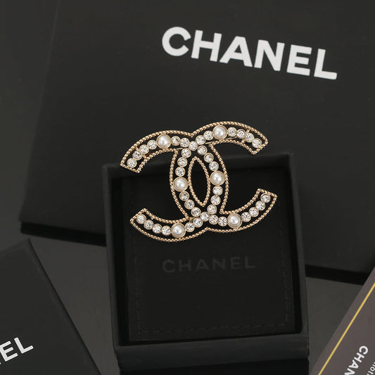Chanel Pearls 18K Gold Brooch