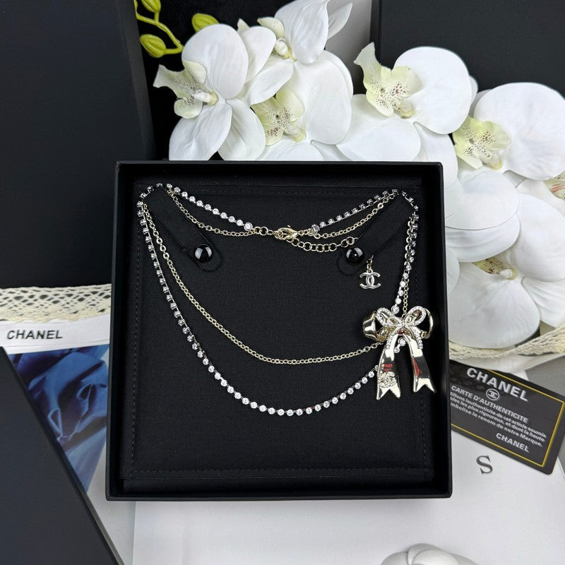 Chanel 25K Bow Tie Diamond Gold 18K Gold Necklace