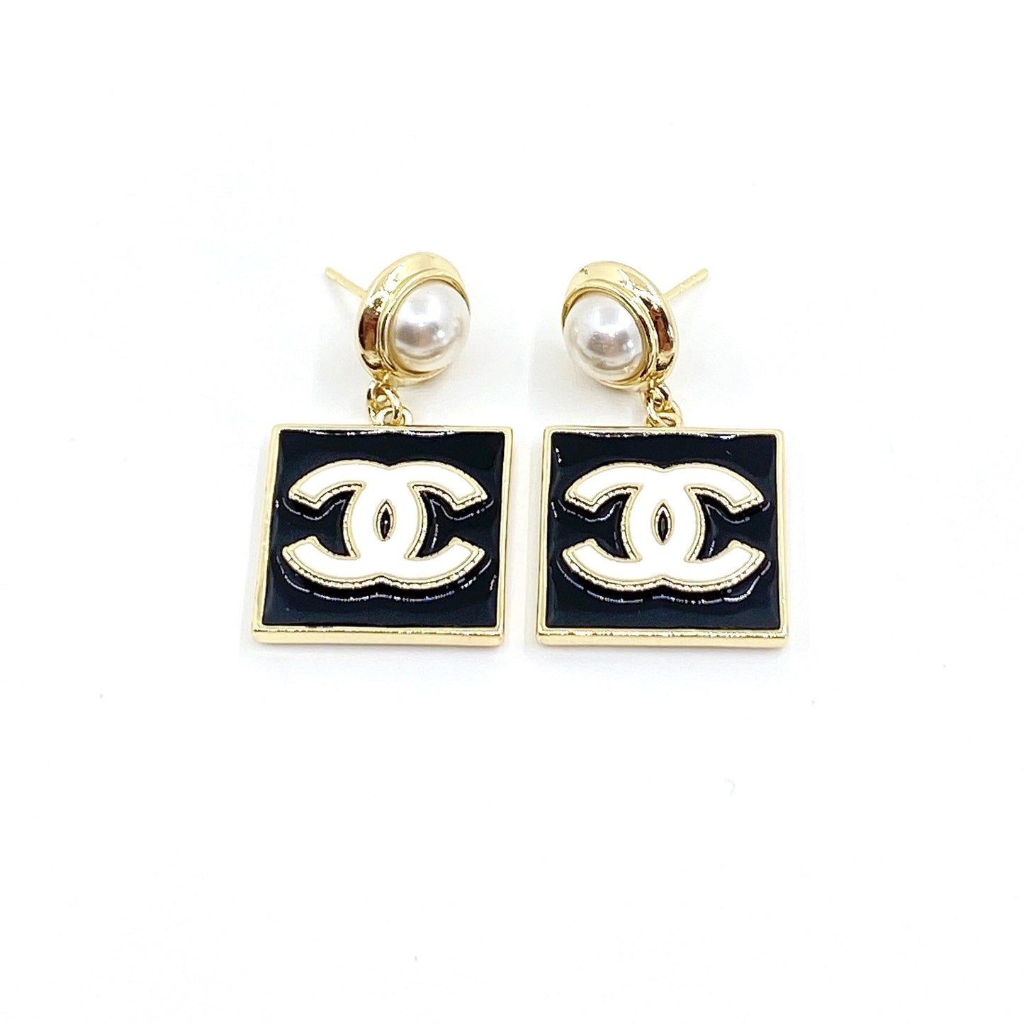 Chanel Square Pearl Pendant 18K Gold Earrings