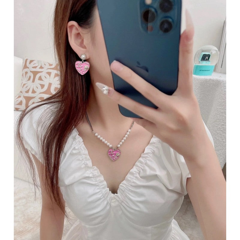 Chanel Pink & Black Heart Pearl 18K Gold Necklace