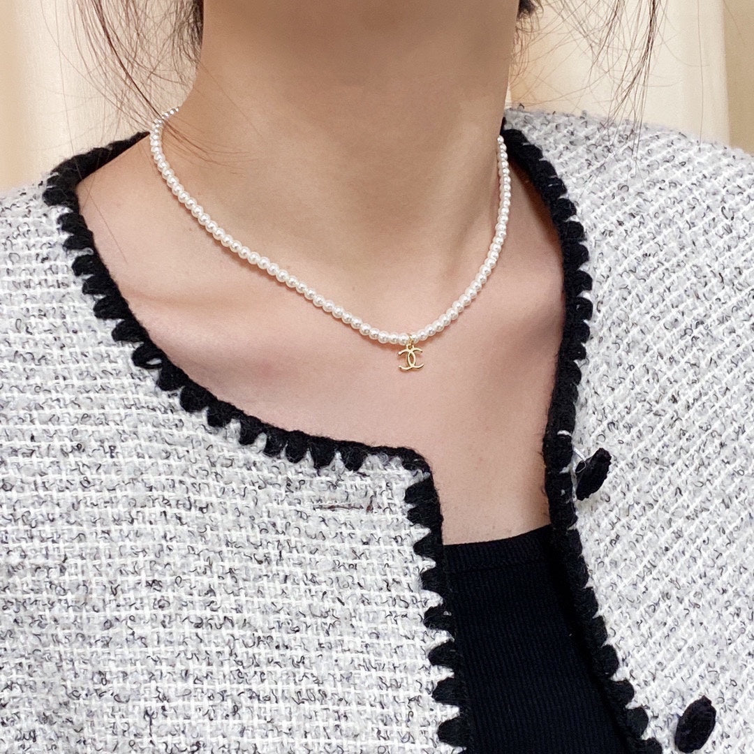 Chanel Pearls Choker 18K Gold Necklace