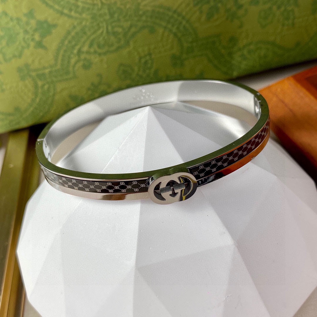 Gucci Double Vintage 18K Gold Bracelet