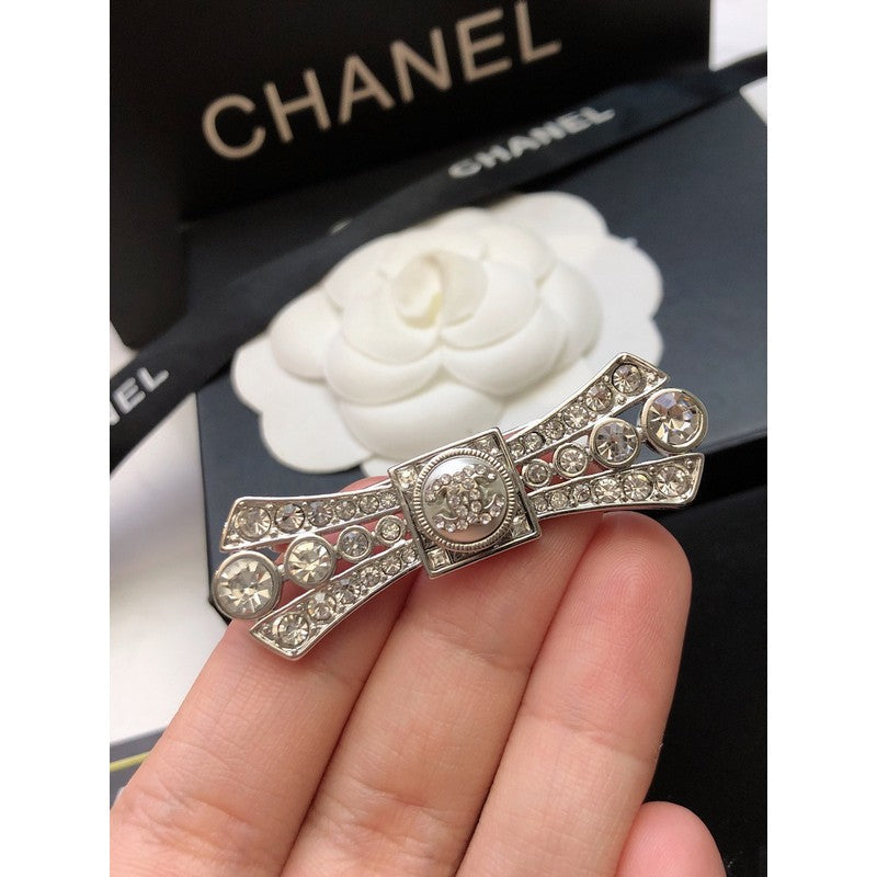 Chanel Bow Tie Diamond 18K Gold Brooch