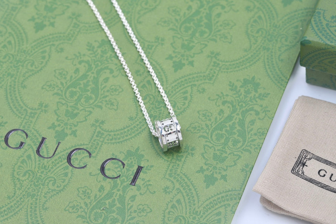 Gucci Double Icon Twirl 18K Gold Necklace