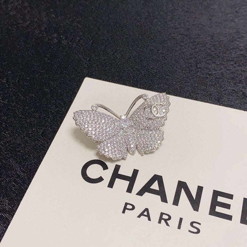 Chanel Full Diamond Butterfly 18K Gold Brooch