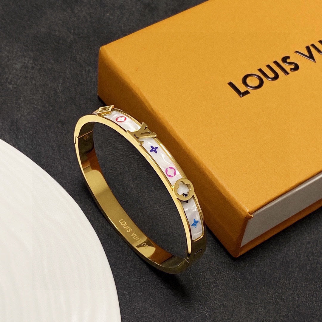 Louis Vuitton Pearl 18K Gold Bracelet