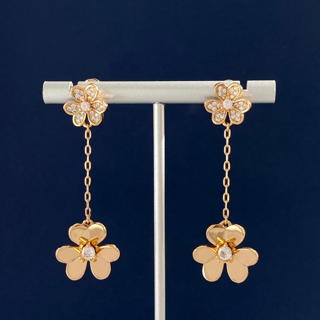 Frivole Pendant 18K Gold Earrings