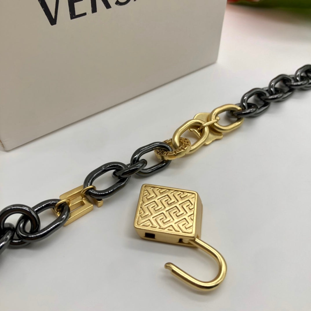 Celine Ver Chain 18K Gold Bracelet
