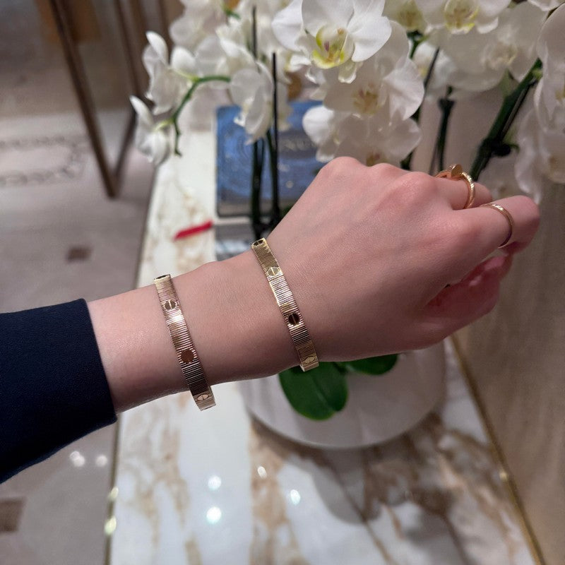 Love Unlimited 18K Gold Bracelet