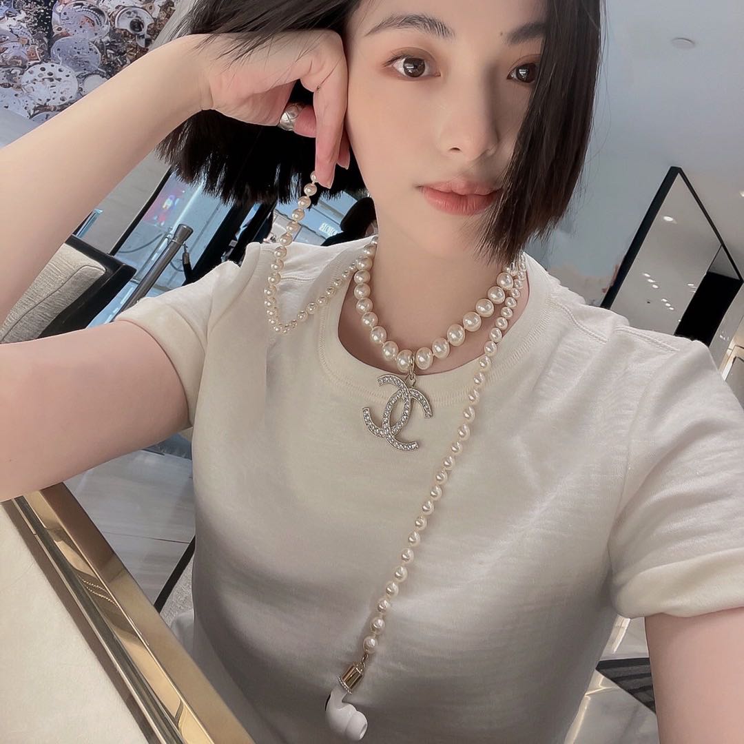 Chanel Pearls Long 18K Gold Necklace