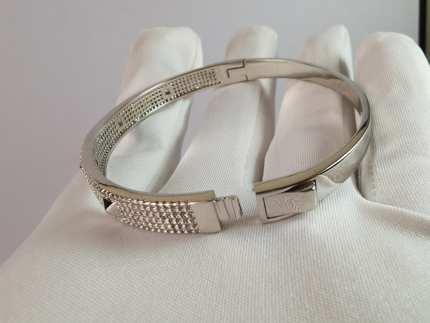 Hermes Collier De Chien Diamond 18K Gold Bracelet