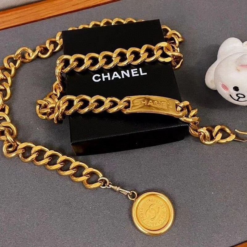 Chanel Gold Vintage 18K Gold Necklace